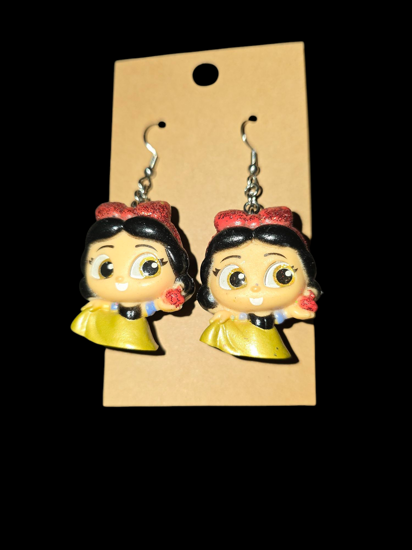 Snow White Disney doorables earrings